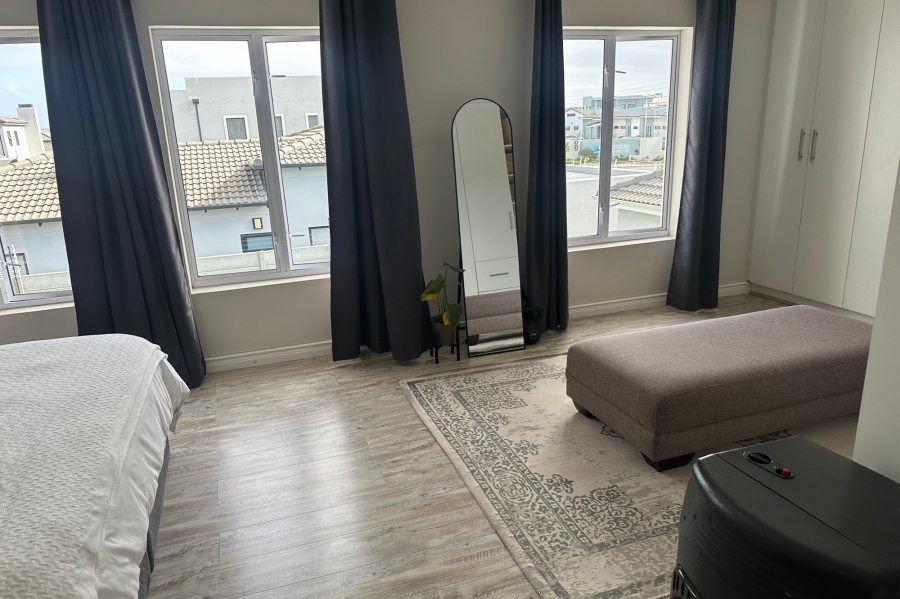 To Let 4 Bedroom Property for Rent in Parklands North Western Cape